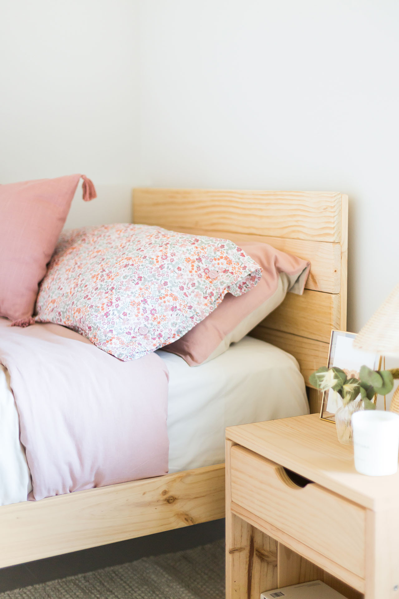 Cómo decorar tu cama para tener un dormitorio de revista